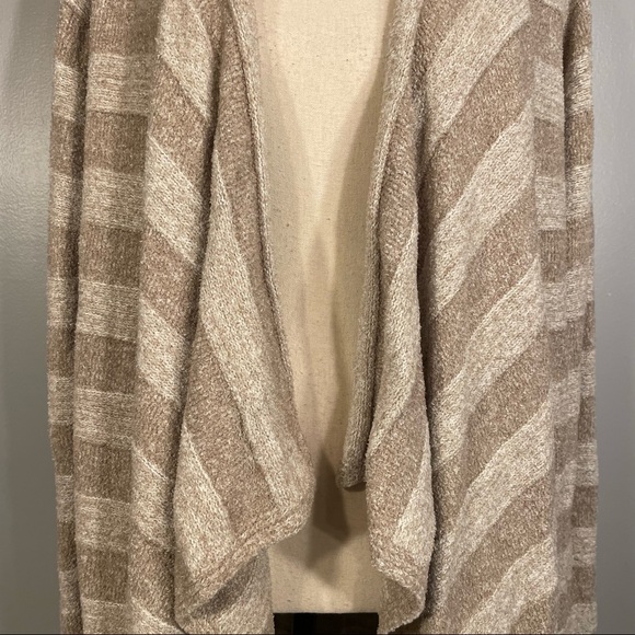 NWOT Barefoot Dreams Neutral Stripes Cozy Calypso Wrap Cardigan Sweater Size 3X - Picture 8 of 14